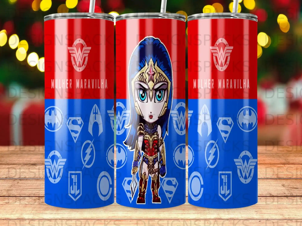Wonder Woman tumbler with repeating superhero logos and "Mulher Maravilha" text.